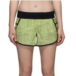 Lululemon Tracker Short III *4-way Stretch size 8